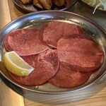 キンキン麦酒とプリッと小腸 近江牛畜産すだく - 