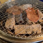 キンキン麦酒とプリッと小腸 近江牛畜産すだく - 