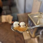 MID cafe 早稲田店 - 最後の時をひしひしと感じているであろうシマエナガちゃん