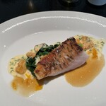 ラ・ボンヌターブル - ポワソン（ブダイのポワレ）