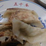 中華料理 五十番 - お母ちゃんが包む、もちもちの絶品"餃子"。