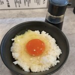 麺屋 豚と鶏と僕 - こだわりたまごかけごはん/300円♪