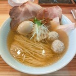 Shiosoba Jikuu - スープの厚みと麺の食感に感激