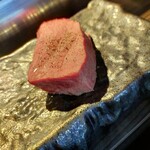 Yakiniku Daikouen - 特選タン。一人1枚まで。だけど、これなら二人でも一つでよいかと。