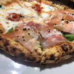 Motive Pizzeria E Caseificio - マルゲリータ＋0円。スペイン産生ハム＋300円