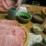 美濃吉 東武池袋店 - サシも流石の黒毛和牛A4と農耕ゴマだれ