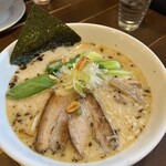 麺屋 奥右衛門 - 白湯スープ　塩白湯麺　大盛り　¥1330