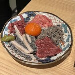 焼肉ホルモンうちだ - 生ホルモンユッケ