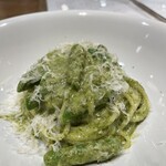 洋食堂 のろ - “青葉とピスタチオのジェノベーゼ”。“緑”が美しく春の到来を感じる一皿です。ひつこくなくアッサリ、しかし底味しっかり、美味いです！