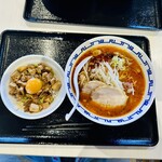 札幌味噌 Fuji屋 - チャーシュー丼＆辛味噌ラーメン