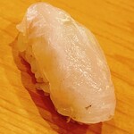 鮨 しゅん輔 - 真昆布〆の白甘鯛。八幡浜です。今夜の最高のネタでした