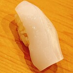 鮨 しゅん輔 - 小柴の墨烏賊。塩と酢橘でいただきます