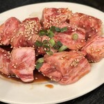 神保町食肉センター - 厚切り中落カルビ