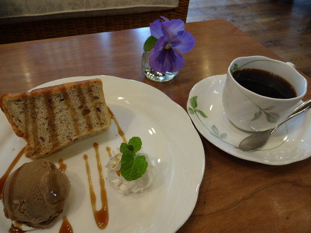 Cafe Leon カフェ レオン 中山寺 カフェ 食べログ