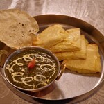 インド食堂マハトマ - チーズナンセット