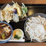 Gamushara - 肉汁うどん+天ぷら盛り合わせ