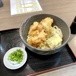 手打ちうどん 大蔵 - かしわ天バターしょうゆうどん