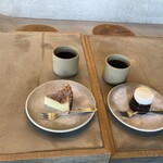 SoN COFFEE - 料理写真:スペシャリティコーヒーAZUとHANA、バスクチーズケーキ、ガトーショコラ