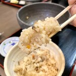 手打ちうどん 大蔵 - とりめし（飯リフト）