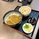 Teuchi udon ookura - カレーうどん、とりめし