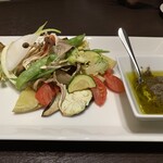 欧風酒場ナベ - グリル野菜のバーニャカウダソース添え。野菜もソースも仕上げが素晴らしい