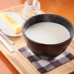 カフェ ルーム ビー - 料理写真:ほうじ茶ミルク