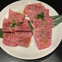 老舗精肉店直送 千種焼肉 飛騨牛の奴隷 千種店 - 本日の厳選赤身