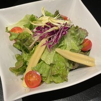 老舗精肉店直送 千種焼肉 飛騨牛の奴隷 千種店 - 飛騨牛の奴隷サラダ