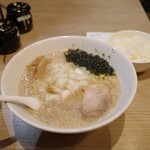 コッテリの塩らー麺専門店 MANNISH - 燕三条らー麺とライス