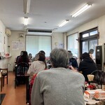 秀子 - '24/02/24 店の中（入口を）