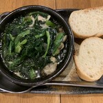 Taishuu Itarian Kaneko - 牡蠣とほうれん草のアヒージョ