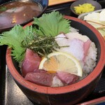 魚輝水産 - 具沢山