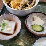 志美津や - 蕎麦豆腐とお新香