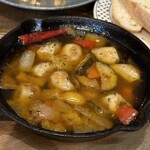 にんにく料理酒場 Garlic Carinderia - にんにくのアヒージョ