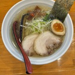 らーめん 元気 - 塩ラーメン　半玉　チャーシュー1