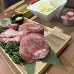 焼肉一心たん助 - 