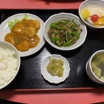 Riyuu Hou - お好みセット　1480円（牛肉とピーマン炒め、エビチリをチョイス）