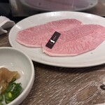 Yakiniku To Kasuudon Ryuunosu - 