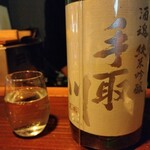 Japanese Sake Bar No.104 - 安定の手取川。1,000円でもグラスになみなみ満足。