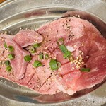 ホルモン たけだ - タンステーキ