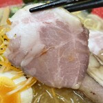 とんりゅうラーメン - (✿´꒳`)ﾉ°+.*ロース叉焼