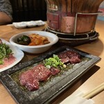 炭火焼肉 ひびの亭 - 