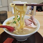 手打ち正麺 Hachimitsu - 特製白だし しなそば