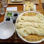 切麦や 甚六 - ざるうどん（特盛）、親子天1,350円