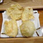 切麦や 甚六 - ざるうどん（特盛）、親子天1,350円