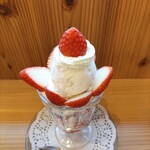 Cafe Rakka - 香氣草莓冰淇淋聖代