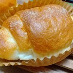 HAPPYTUMMY BAKERY - 塩パン