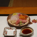 日本料理 幸庵 - メジマグロ、クエ、クエの皮の煮凝り、赤貝、赤貝のひもの刺身盛合せ