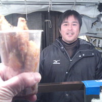 葛城 - 葛城育郎氏本人が店頭に出て手羽先を揚げていらっしゃったので思わず買ってしまいました。500円也