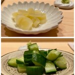鮨 めい乃 - ガリは芽生姜の〝竹生姜〟、簡単に言えば生姜の芽で収穫量はわずかなのだそうです。
      柔らかで甘みは控えめなすっきりした味付けは、口直しに丁度良い塩梅。
      刻んだ胡瓜が口をさっぱりとしてくれます♪
